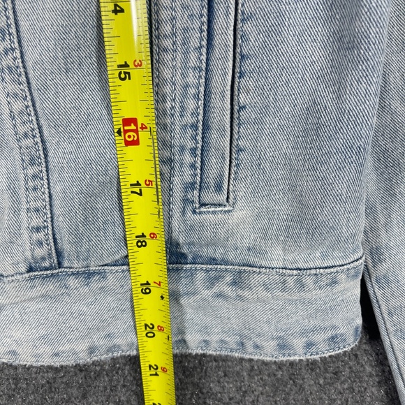Free People Rumors Light Wash Denim Jacket Cropped Trucker Style Size Medium - Picture 9 of 10